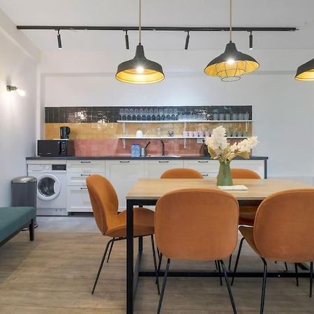 Brand New Flat For 8 People, 3 Bedrooms Paris Bagian luar foto