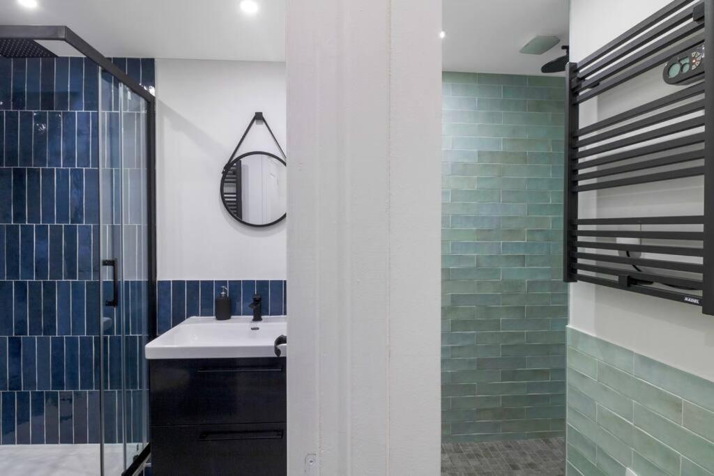 Brand New Flat For 8 People, 3 Bedrooms Paris Bagian luar foto