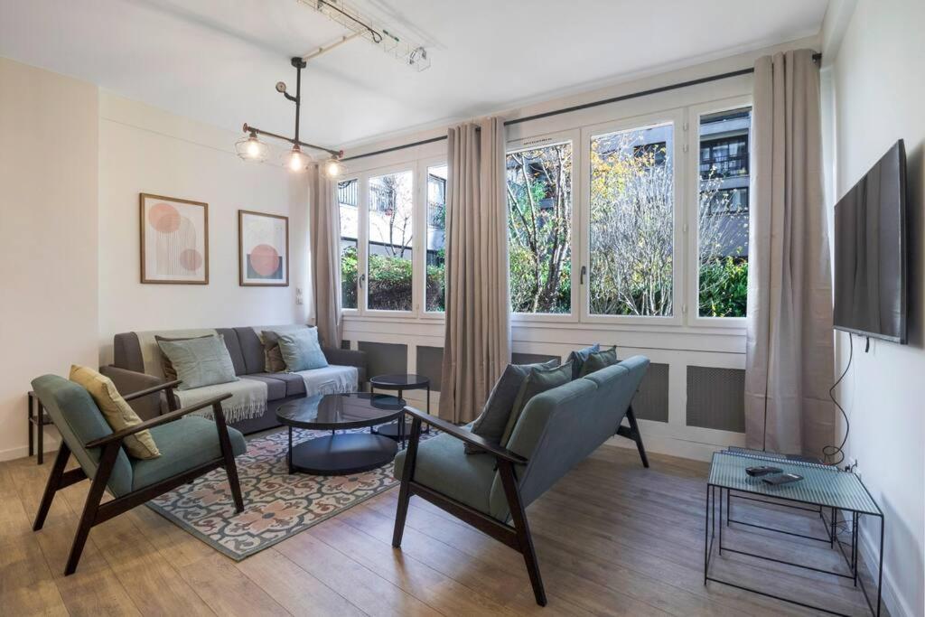 Brand New Flat For 8 People, 3 Bedrooms Paris Bagian luar foto