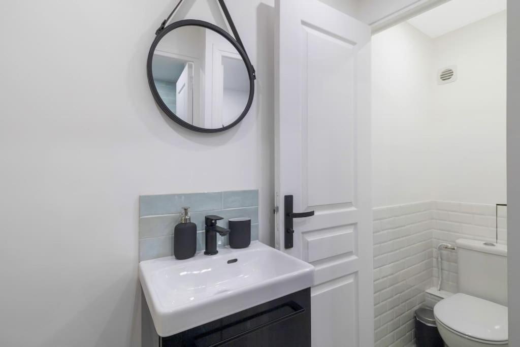 Brand New Flat For 8 People, 3 Bedrooms Paris Bagian luar foto