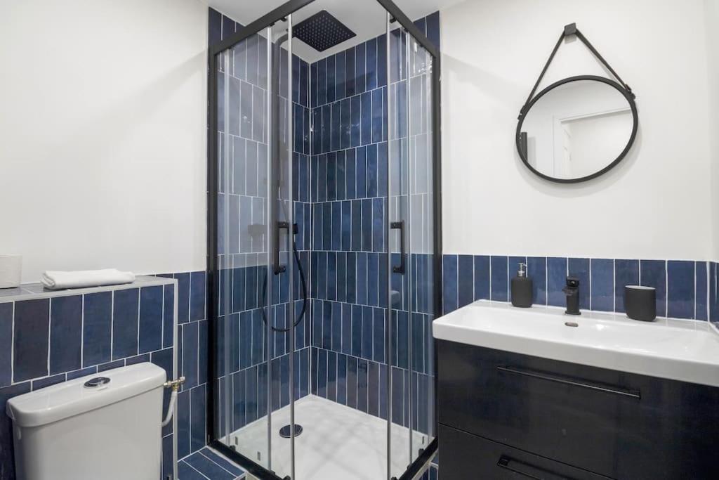 Brand New Flat For 8 People, 3 Bedrooms Paris Bagian luar foto
